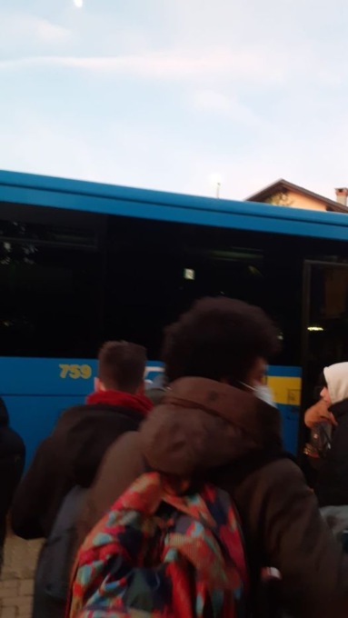 Manca personale e salta la corsa del bus 43 a Rivalta di Torino: è polemica