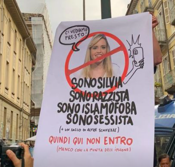 Scontro fra gli studenti di Intifada Torino e l’europarlamentare della Lega Sardone davanti all’Università