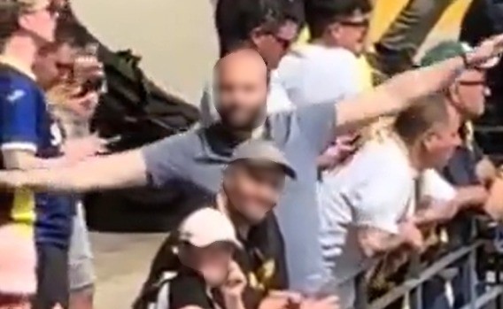 Alla faccia del fair play: il Toro vince all’ultimo e un tifoso gialloblu mima lo schianto dell’aereo di Superga