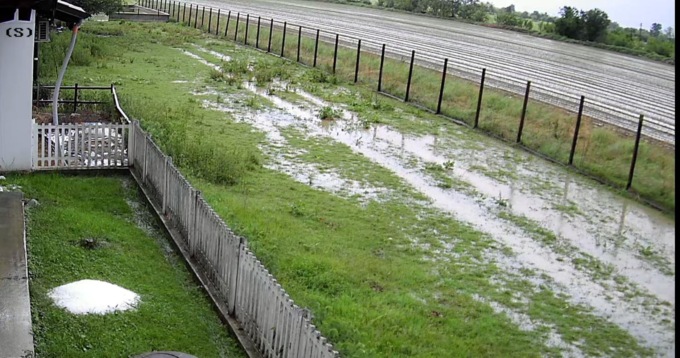 Troppa pioggia in poco tempo, campi agricoli trasformati in stagni