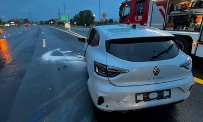 Auto contro il guardrail in tangenziale a Collegno