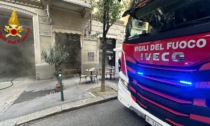 Incendio in un palazzo di via Berthollet: tanto fumo e un bel po' di spavento