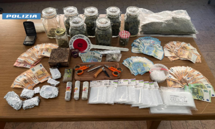 Nei cassetti di casa 1.500 grammi di droga e 4.200 euro in contanti: arrestato 36enne