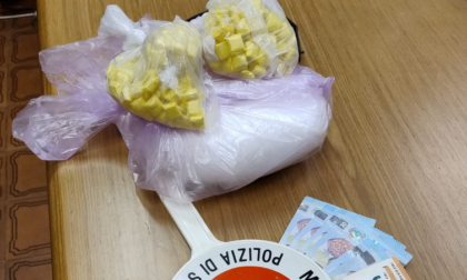 In auto con oltre un chilo di cocaina e 270 dosi: arrestato 49enne