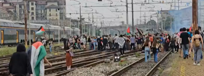 Corteo pro-Palestina a Torino: occupati binari alla stazione Porta Nuova, treni sospesi