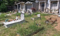 Cimitero di Stupinigi in preda al degrado
