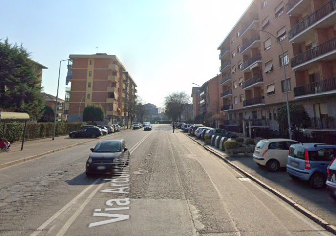 Accoltellato in strada dopo una lite: trovato l’aggressore