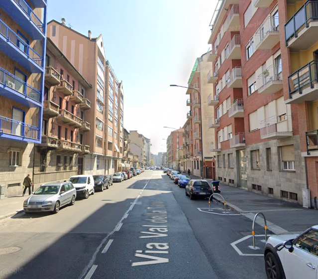 “Dammi borsello e pc”: la vittima non ci sta e viene presa a sprangate in mezzo alla strada