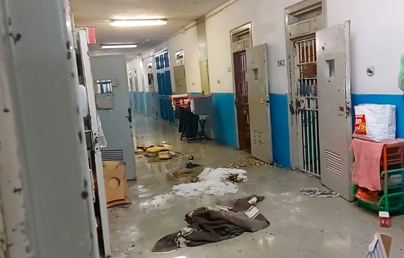 La rivolta dei detenuti del carcere di Torino diventa virale grazie ai video postati sui social