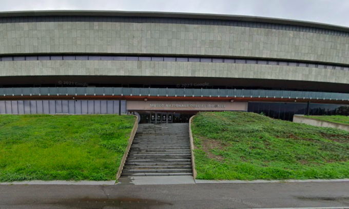 Furto sull’auto di due turisti al parcheggio del Museo dell’Automobile di Torino