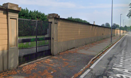 In tilt i cancelli dei cimiteri di Torino: colpa del caldo