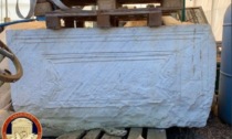 I carabinieri di Torino recuperano un sarcofago romano e altri beni dell'epoca