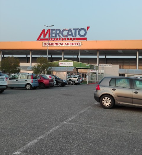 Donna derubata della propria borsa nel parcheggio Mercatò di Pianezza