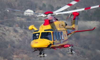 Centauro percorre la provinciale 172 a Fenestrelle, cade nella scarpata e muore