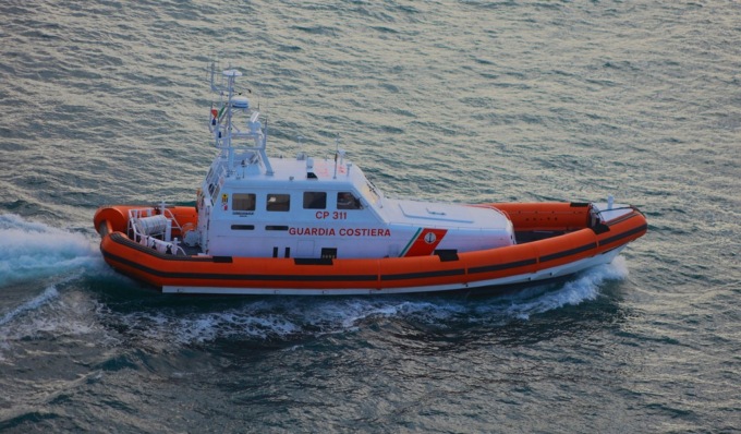 Barca alla deriva ad Andora: disperso il proprietario, un 59enne torinese