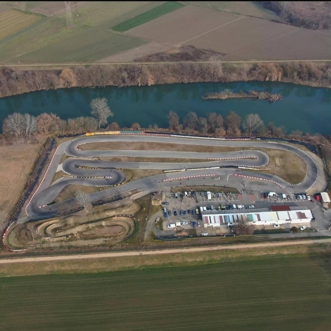 Incendio negli uffici della pista di go kart a Moncalieri