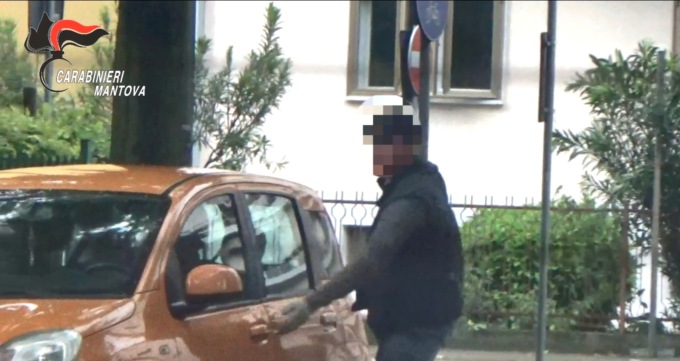 Operazione dei carabinieri tra Mantova e Torino: cinque in arresto per furti e truffe agli anziani in mezzo Nord Italia