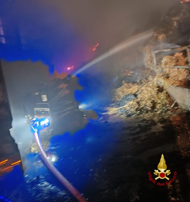 Incendio in una cascina a Riva di Pinerolo