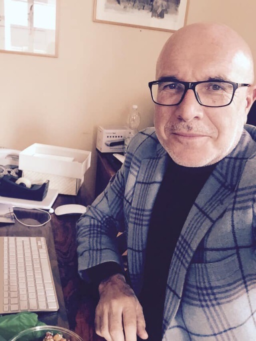 Salta la rotonda e si schianta contro un muro, morto Paolo Tartaglino direttore editoriale di Lattes