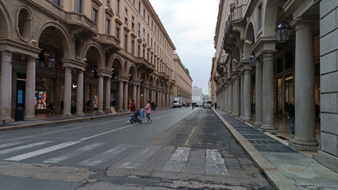 I commercianti del centro di Torino: “Sì alla pedonalizzazione di via Roma e piazza Carlo Felice”