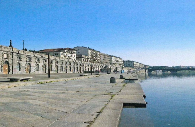 Cade dai Murazzi, 29enne in ospedale