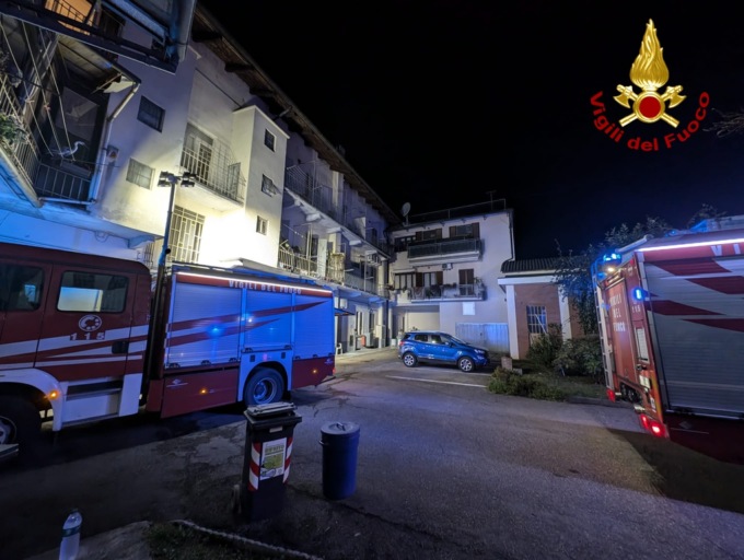 Incendio in un piccolo condominio a Casalborgone, in salvo 4 persone