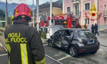 Scontro tra un'auto e un treno al passaggio a livello di Borgone: conducente miracolato