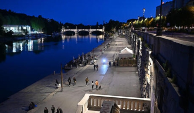 Un 19enne aggredito e rapinato ai Murazzi dalla gang, arrestata ragazza