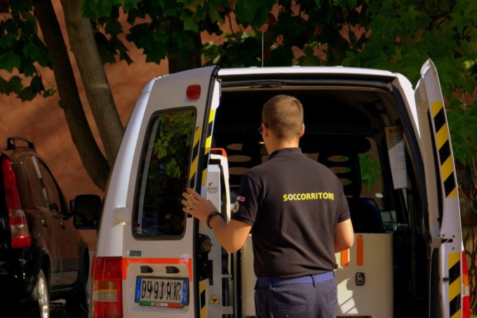 Una 39enne disabile muore soffocata da un pezzo di carne andato di traverso