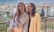 La storia di Giulia e Chiara: l'incidente, la gamba persa e la laurea insieme dopo 4 anni