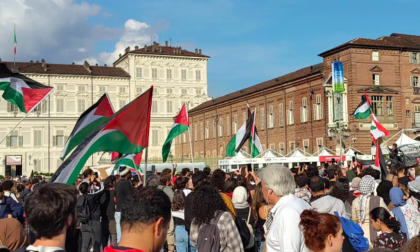 Tensione a Torino: nonostante il divieto della Questura, Pro Palestina in piazza