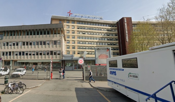 Al Pronto Soccorso con la musica troppo alta, ripreso da un’infermiera reagisce con violenza