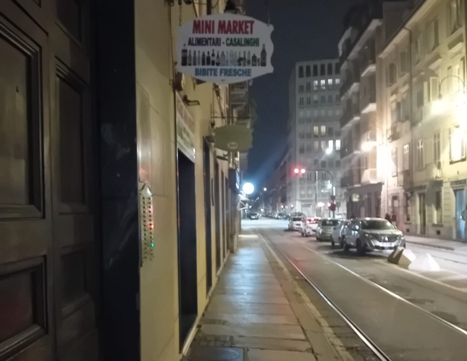 Minimarket chiusi e via Bava deserta il sabato sera: ma il problema della movida in Vanchiglia persiste