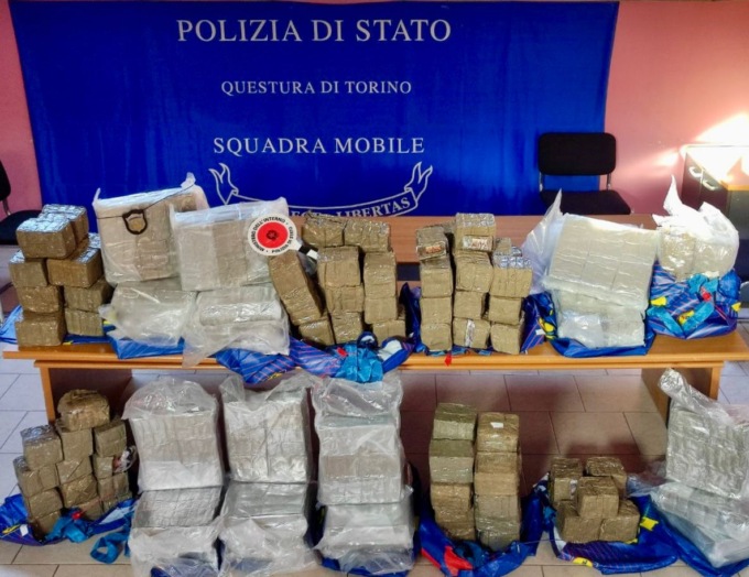 Sequestrati più di 200 chili di hashish a Leinì: stroncata banda italo-marocchina