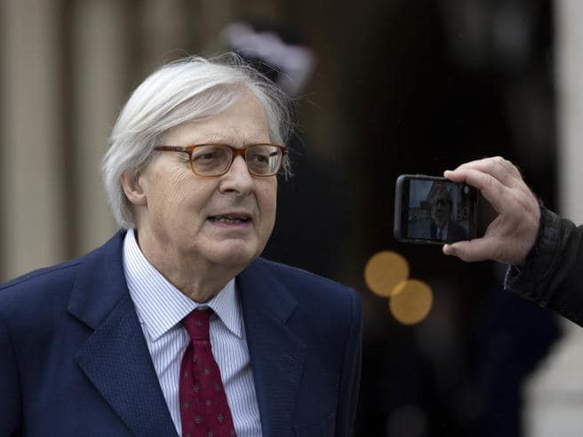 Nuovi guai per Vittorio Sgarbi, dopo il quadro rubato dal castello di Buriasco