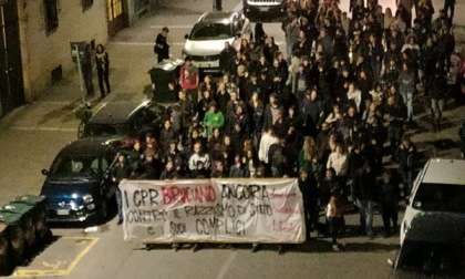 600 persone hanno manifestato contro la riapertura del Cpr di Torino