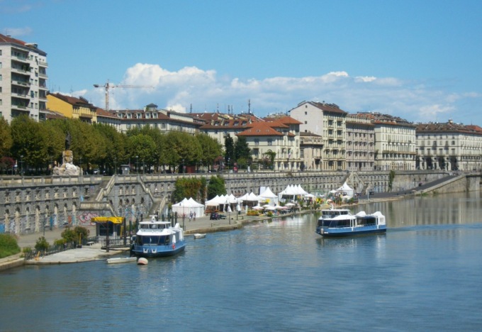 Elettrici ed accessibili: dimentichiamoci di Valentino e Valentina, dalla Finlandia sul Po arrivano due nuovi catamarani