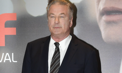 Parata di stelle al Torino Film Festival: premiato Alec Baldwin (che schiva le domande sull'incidente mortale sul set)