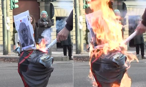 Tensione a Torino al corteo degli studenti contro il Governo: bruciato fantoccio con l’immagine di Valditara