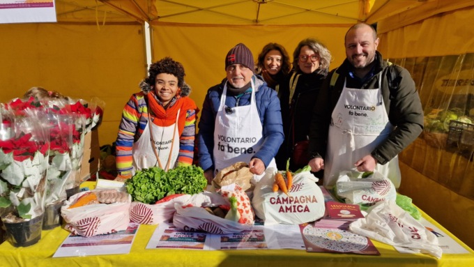 Progetto Fa Bene, 300 Kg di prodotti freschi raccolti al mercato di Campagna Amica e donati alle famiglie in difficoltà