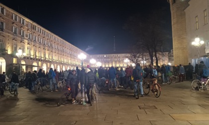 Critical Mass, giovani scendono in piazza per difendere l'ambiente e la mobilità sostenibile