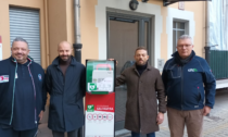 Installato nel cortile del complesso di Via Lancia il primo defibrillatore del progetto “Le Case del Cuore