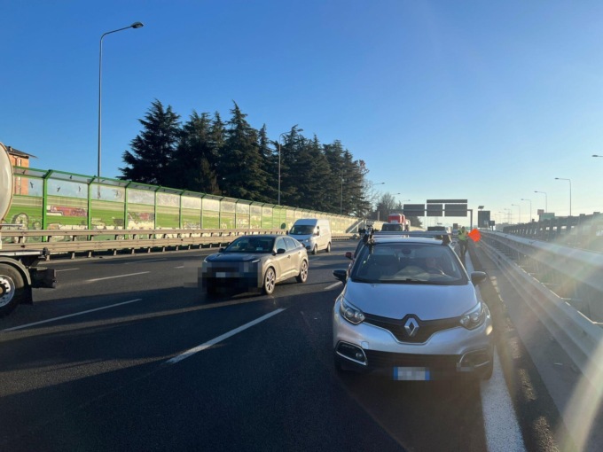 Scontro tra due auto altezza dell’Interscambio Sito di Orbassano in direzione nord