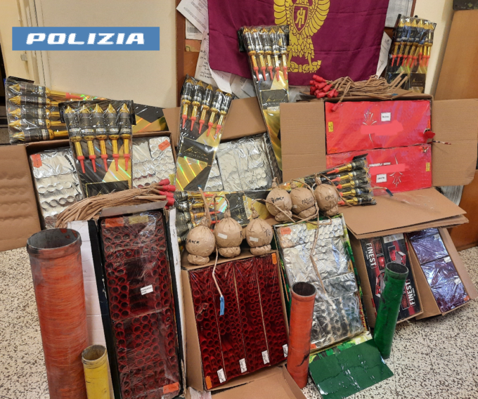 A casa e in cantina 120 kg di pericolosissimo materiale pirotecnico
