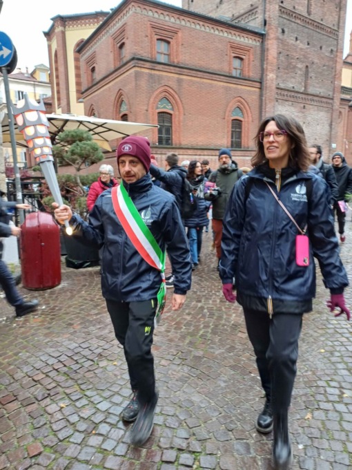Sindaco_Salvai_Vicesindaca_Francesca_Costarelli_Fiaccola_WUG Torino 2025_Pinerolo_10_12_2024_1