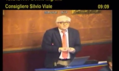 Silvio Viale alle colleghe del Consiglio comunale di Torino: "Tornate a fare le casalinghe"