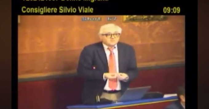Silvio Viale alle colleghe del Consiglio comunale di Torino: “Tornate a fare le casalinghe”