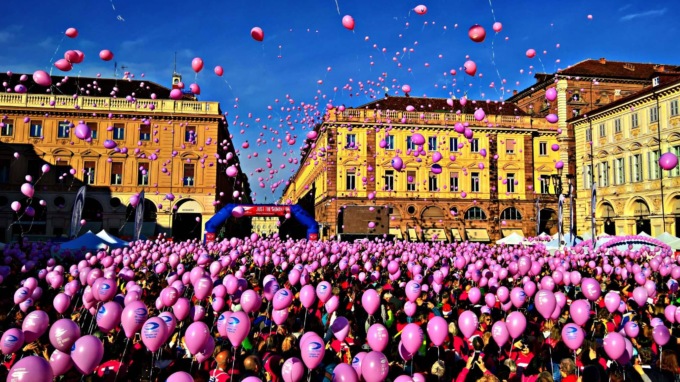 Just The Woman I Am: torna a Torino la corsa (o camminata) per la ricerca sul cancro