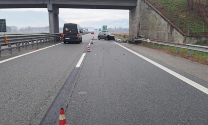 Scontro tra due auto sull'A5 tra San Giorgio e Scarmagno