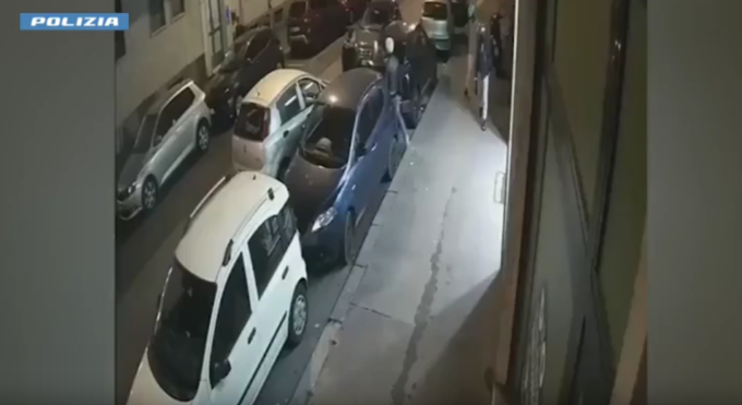 Cinque rapine nelle sale scommesse, due arresti nel capoluogo